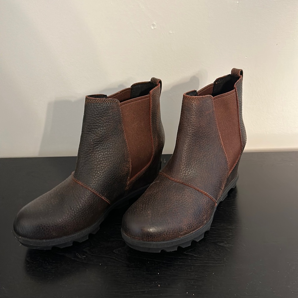 Sorel wedges size 9